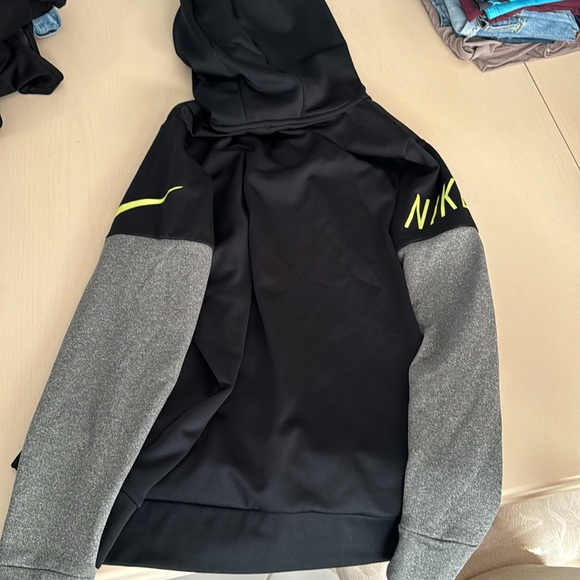 Men’s  XL Nike zip up dri fit hoodie - Picture 3 of 3